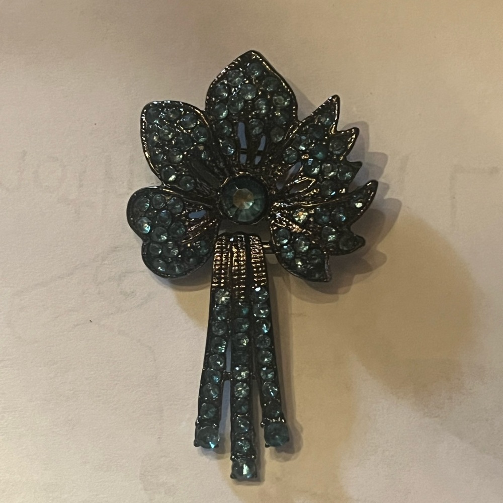 Blue Crystal Brooch with moveable piece